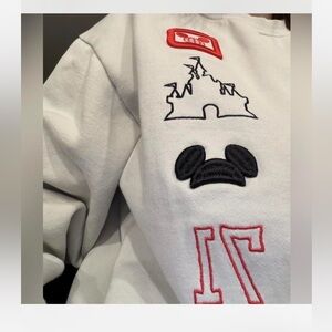 Walt Disney World Embroidered Pullover 71- Sweatshirt. Sz L. Beige/Cream